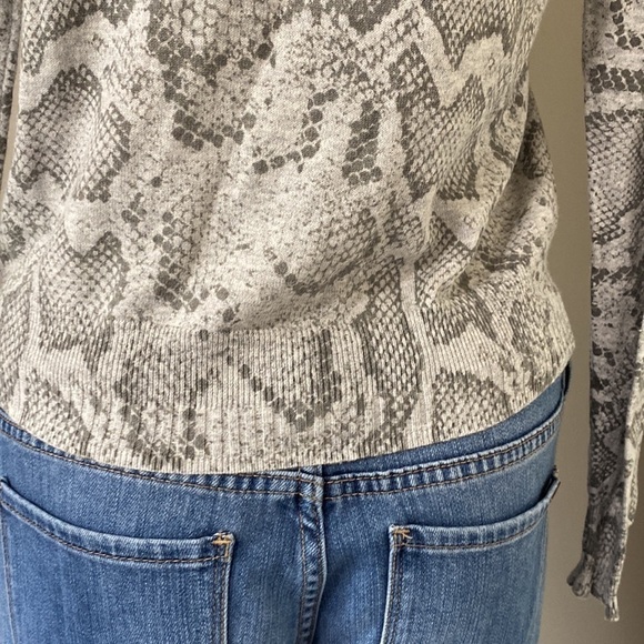27 Miles Hilma Snakeskin Pullover Sweater Sz XS - Picture 11 of 14